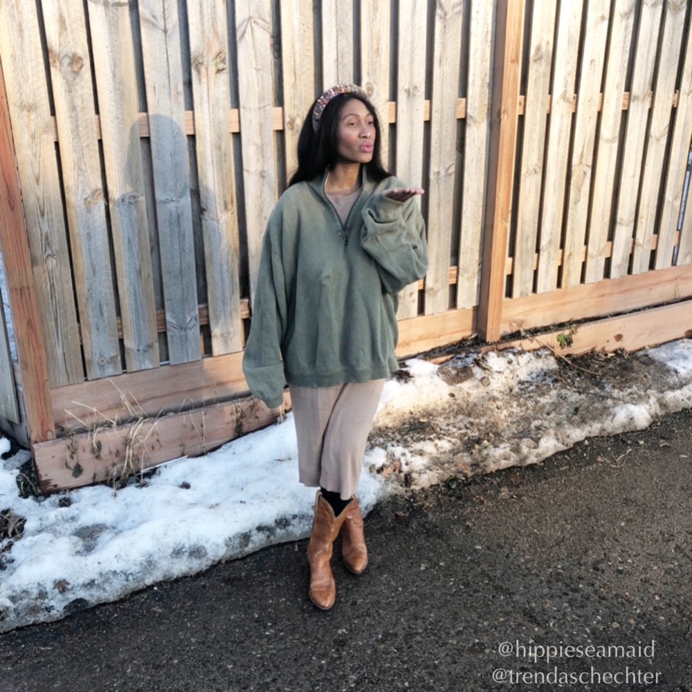 Comfy Oversized Vintage Sweater!!